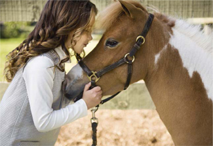 Miami Wardrobe, Stylist, Miami Fashion, Stylist Sports, Stylist, Lifestyle, Still life, Resort, Cruise, Kids Stylist, Prop Stylist, Art Department, Men Styling, Women Styling, Celebrity Stylist - Stummer Winter