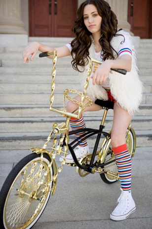 Meltem Ulker / WARDROBE | PROP STYLIST